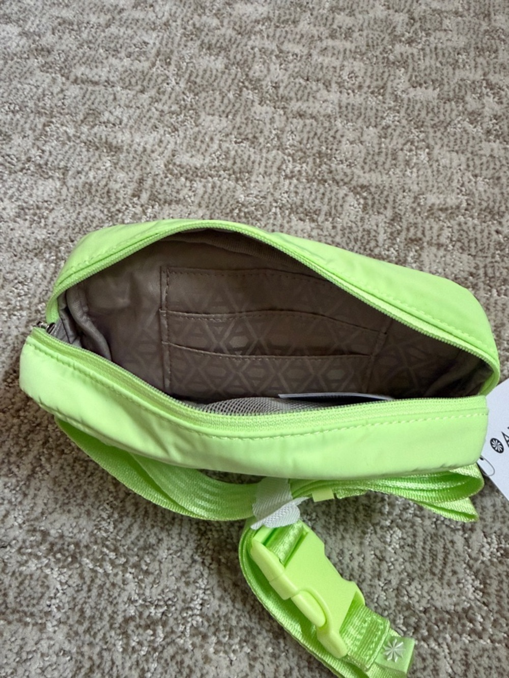 Athleta Women’s Citron Green All About Crossbody Belt Bag—Festival or Athletic - Picture 9 of 11
